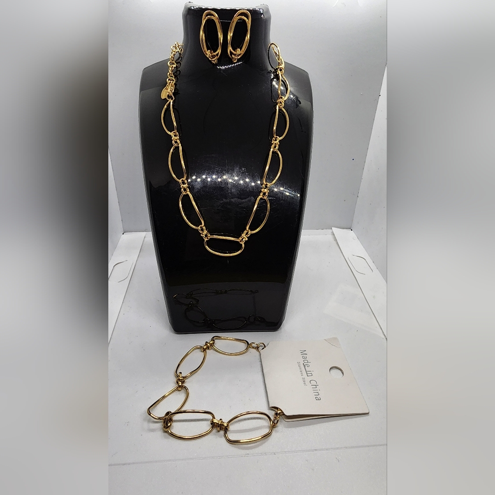 Madison Gold Necklace and Earring Set